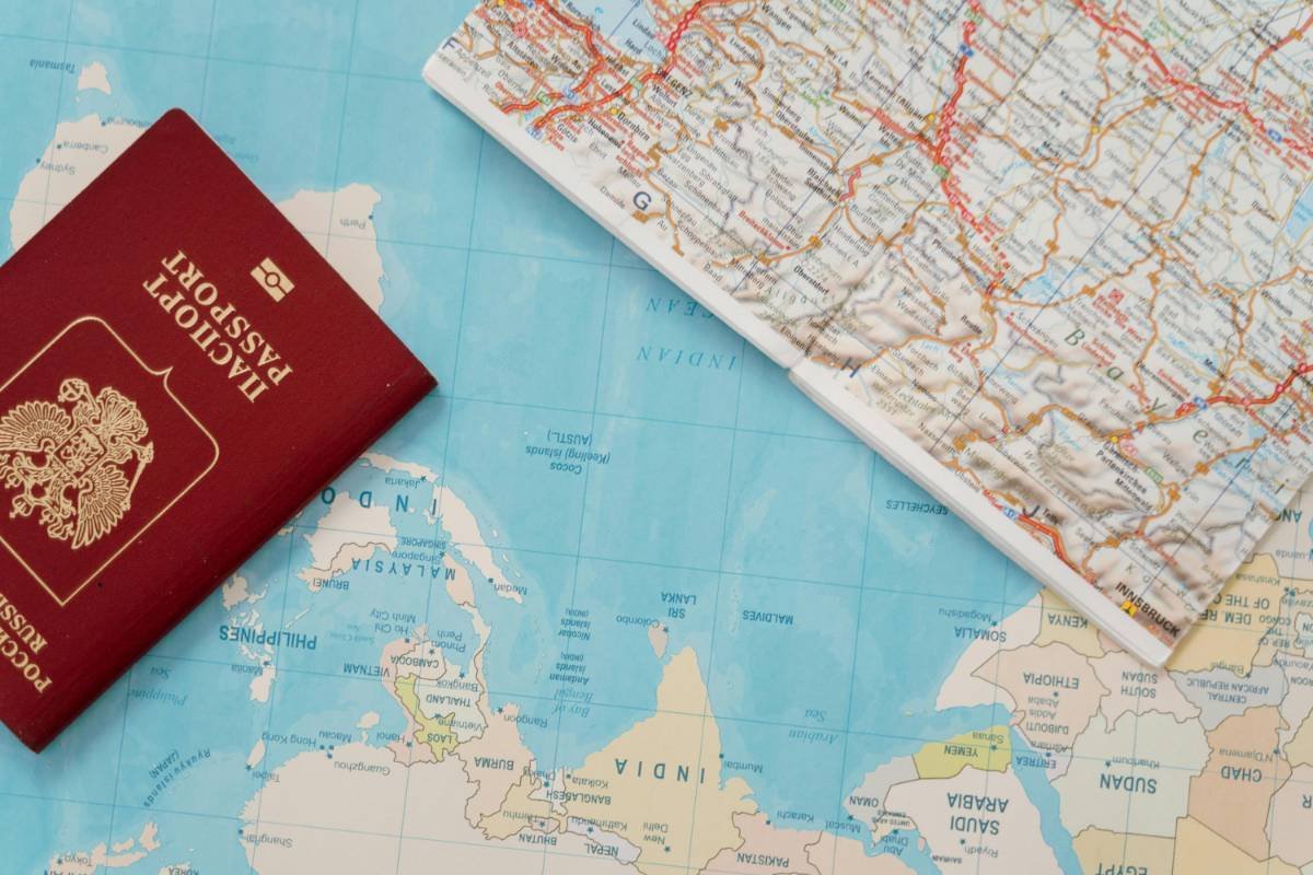 How to Travel Safely: Essential Tips for Women Traveling Alone
